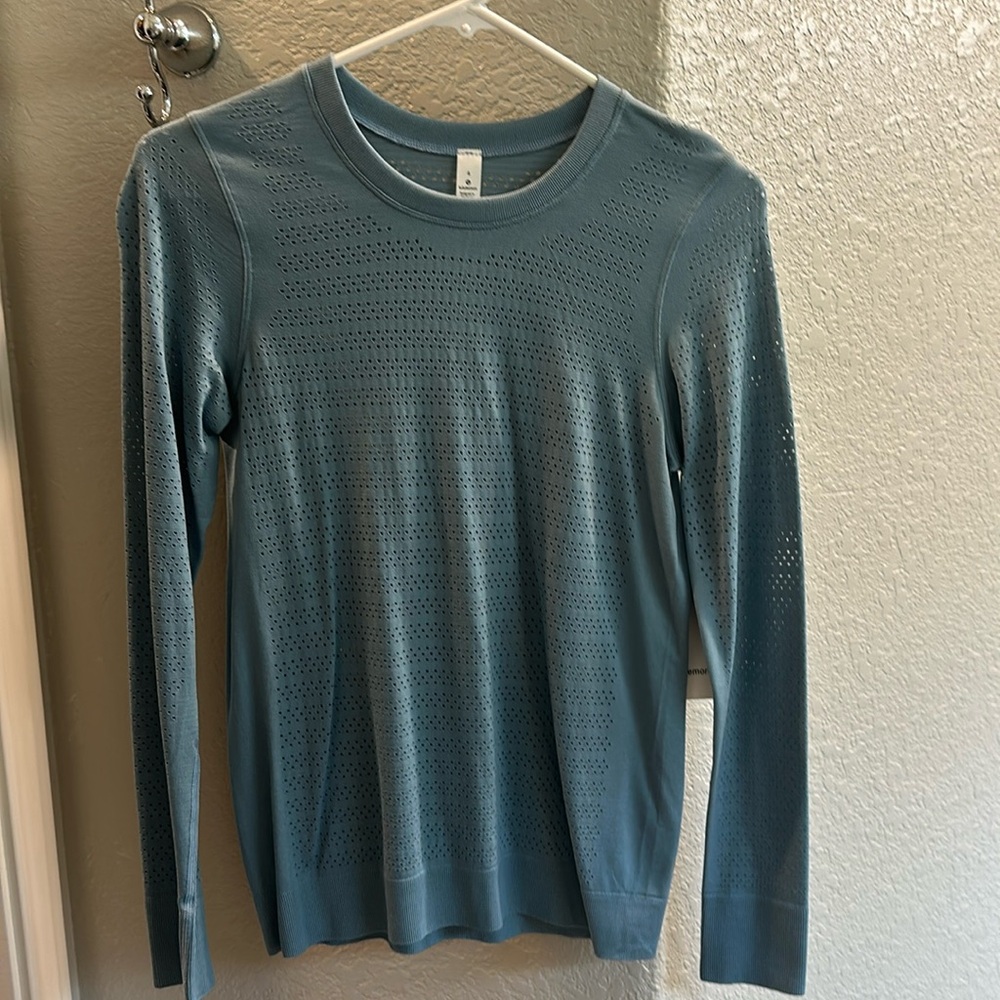 BNWT Lululemon long sleeve breeze shirt